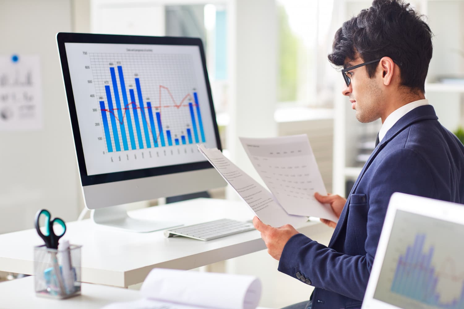 How Performance Metrics Software Helps Track Holiday Orders