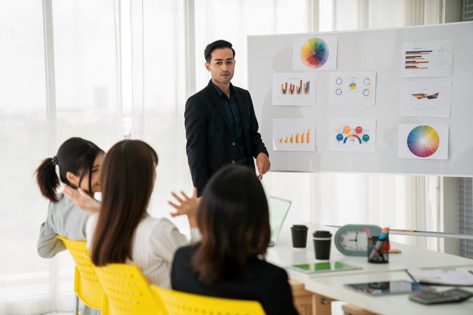 How Data Monitoring Software Keeps Work Running Through Breaks